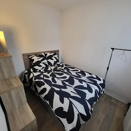Agreable Refait A Neuf Dans De - Fr-1-92-946 Apartment *